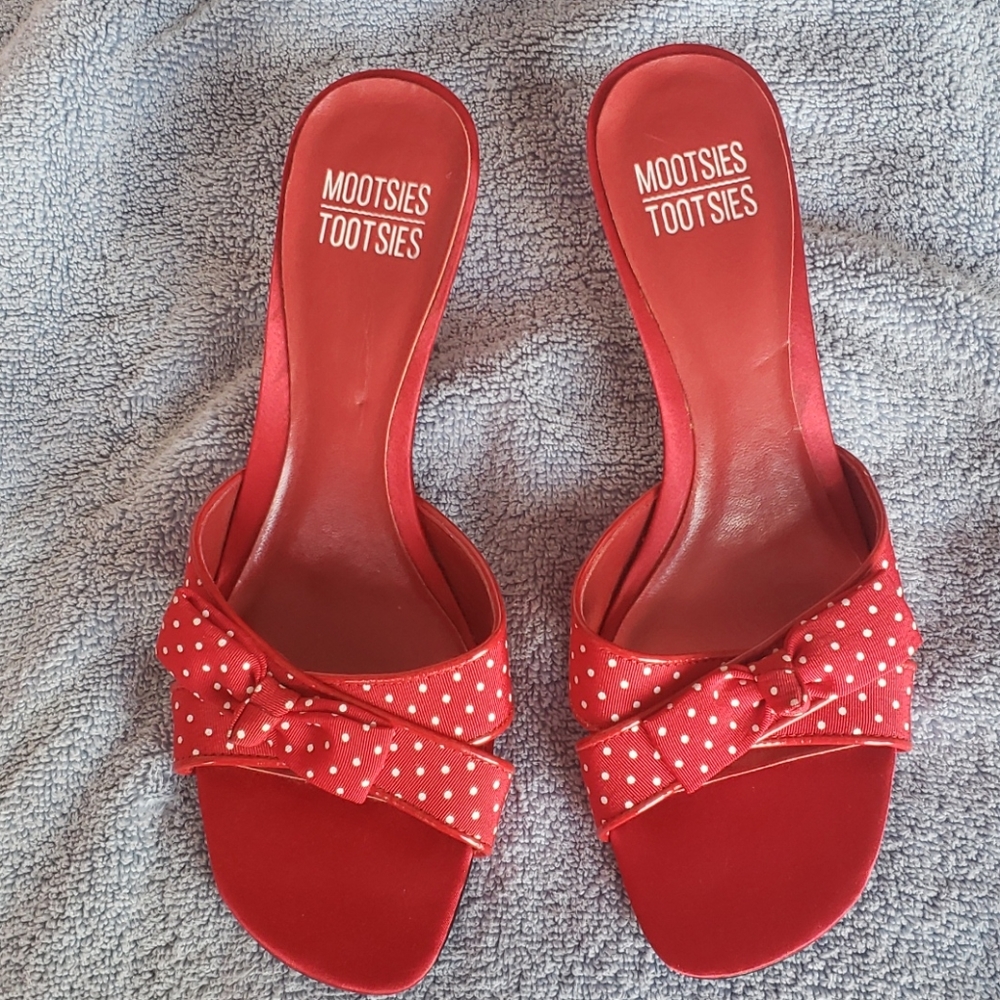 Mootsies Tootsies Red Polka-dot Sandals with a Bow
